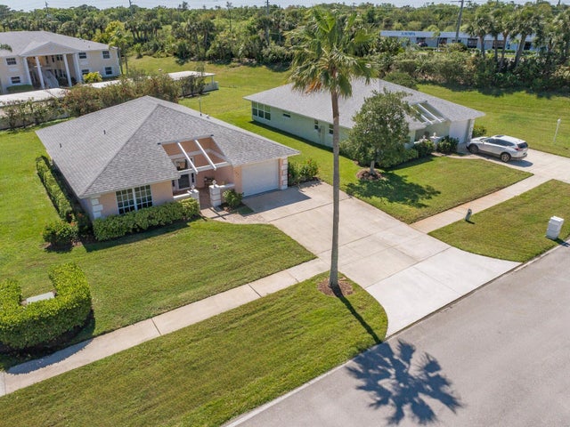 1 of 48 - 105 Grove Isle Place #105, Vero Beach, FL
