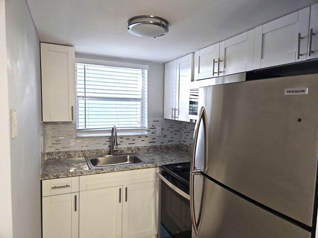 1 of 12 - 665 Glouchester St #16, Boca Raton, FL