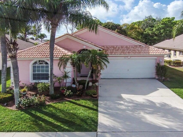 1 of 20 - 1612 Oak Berry Circle, Wellington, FL