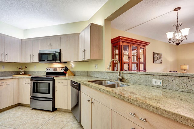 3 of 19 - 100 Uno Lago Dr #104, Juno Beach, FL