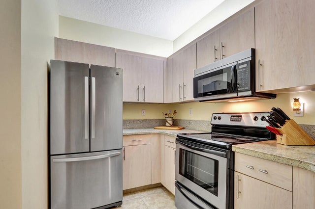 4 of 19 - 100 Uno Lago Dr #104, Juno Beach, FL