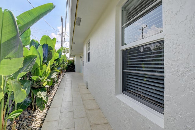 4 of 17 - 502 N H St #3, Lake Worth Beach, FL