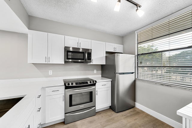 1 of 42 - 3636 Whitehall Dr #402, West Palm Beach, FL