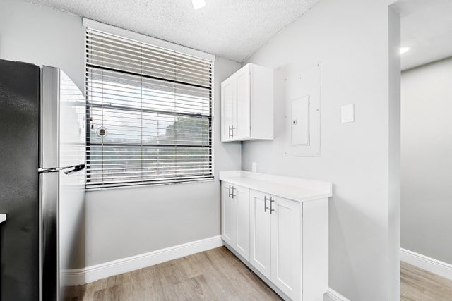 5 of 42 - 3636 Whitehall Dr #402, West Palm Beach, FL