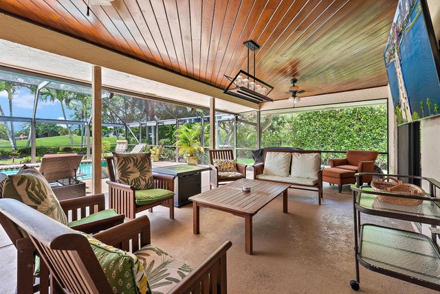 4 of 27 - 16 Thurston Dr, Palm Beach Gardens, FL