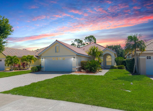 1 of 25 - 562 Sw New Castle Cove, Port Saint Lucie, FL