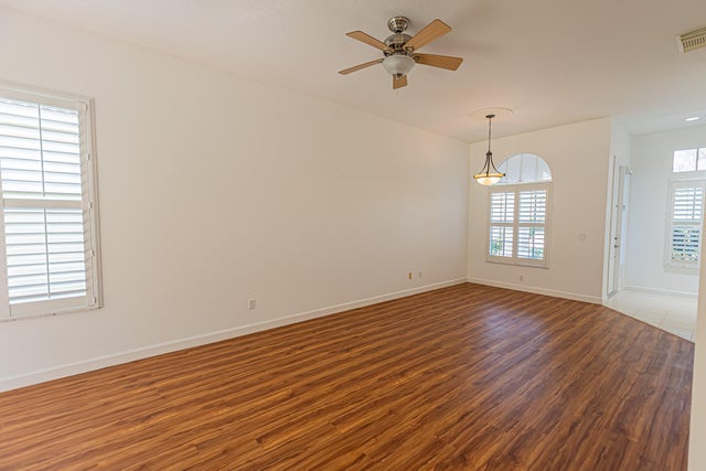 3 of 25 - 562 Sw New Castle Cove, Port Saint Lucie, FL