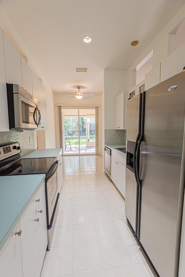 5 of 25 - 562 Sw New Castle Cove, Port Saint Lucie, FL