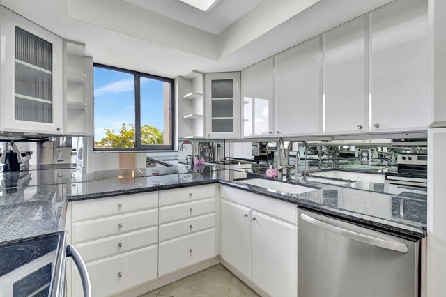 5 of 49 - 6372 La Costa Dr #302, Boca Raton, FL