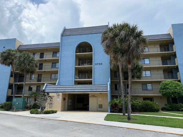 3 of 43 - 2788 Tennis Club Dr #104, West Palm Beach, FL