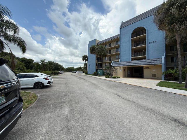 5 of 43 - 2788 Tennis Club Dr #104, West Palm Beach, FL
