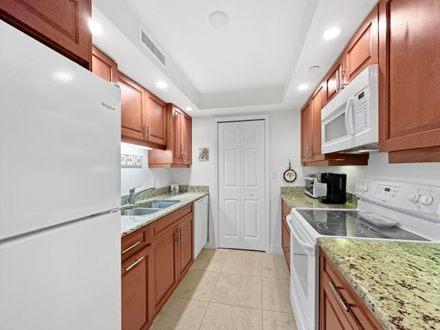 3 of 47 - 3000 N Ocean Dr #6-b, Singer Island, FL