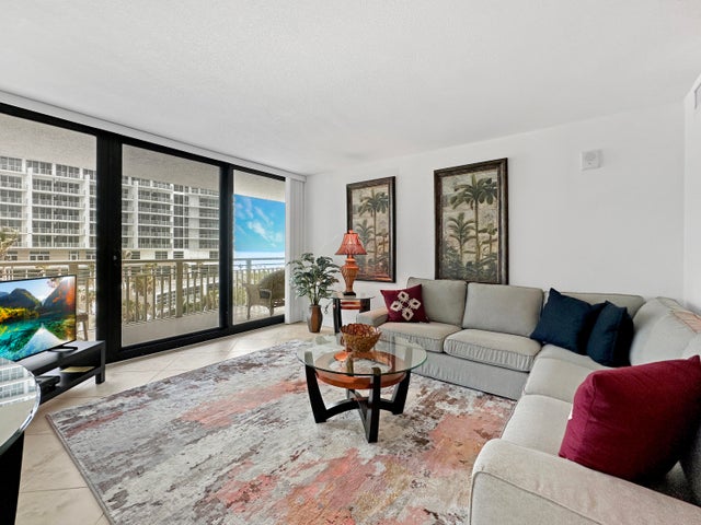 4 of 47 - 3000 N Ocean Dr #6-b, Singer Island, FL