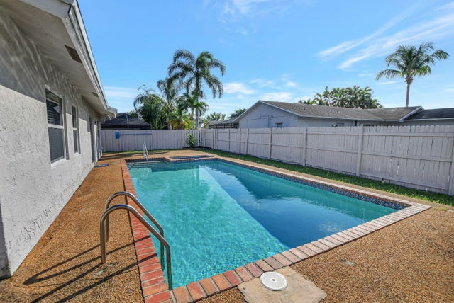 1 of 33 - 9632 Saddlebrook Dr, Boca Raton, FL