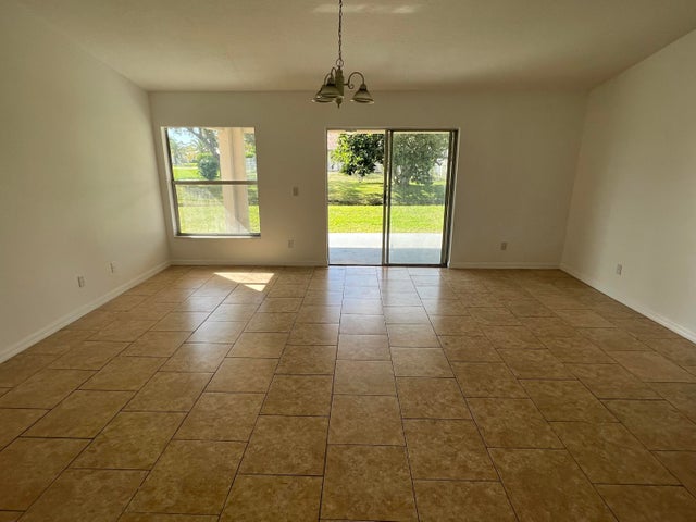 4 of 12 - 2152 Sw Best St, Port Saint Lucie, FL