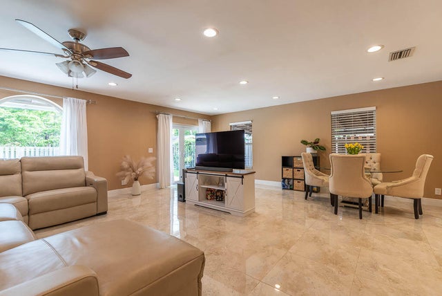 5 of 42 - 5290 Pine Tree Dr, Delray Beach, FL