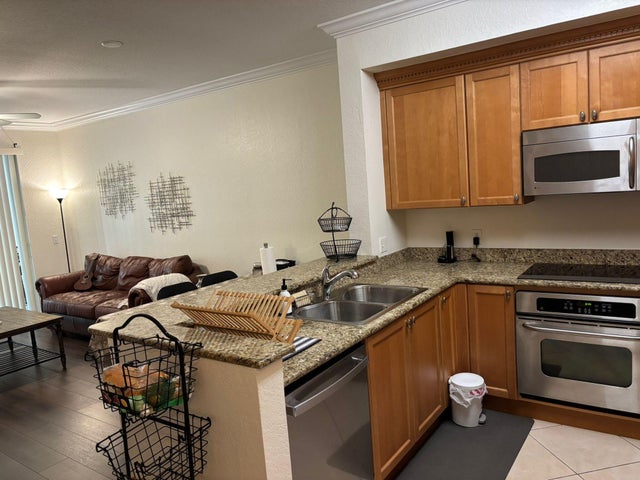 2 of 10 - 4112 Renaissance Wy #112, Boynton Beach, FL