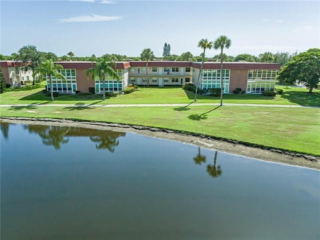 3 of 37 - 76 Royal Oak Dr #205, Vero Beach, FL
