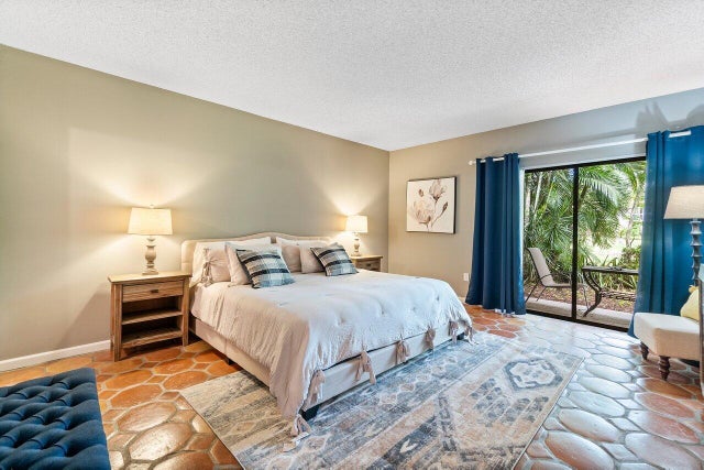 5 of 42 - 11863 Wimbledon Circle #406, Wellington, FL