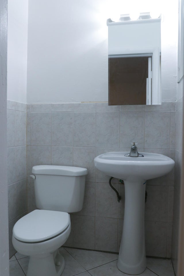 4 of 16 - 651 W 36th St, Riviera Beach, FL