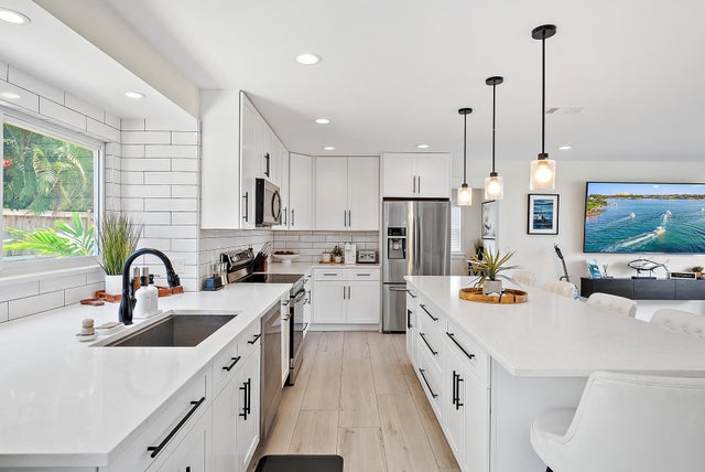 3 of 22 - 131 W Norfolk Road, Jupiter, FL