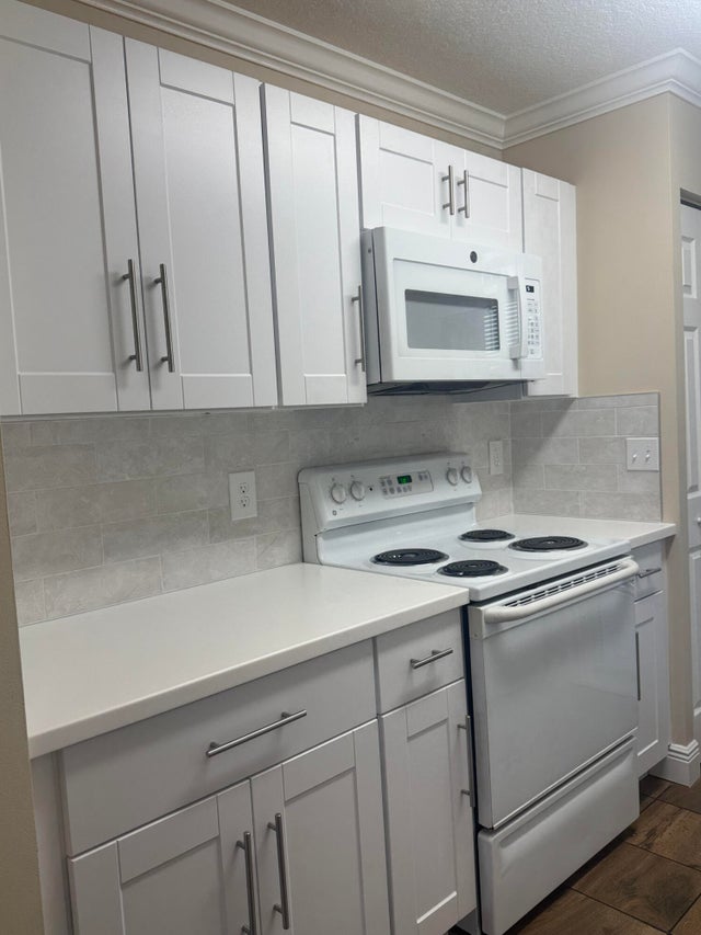 2 of 19 - 1139 Town Center Dr #11, Jupiter, FL
