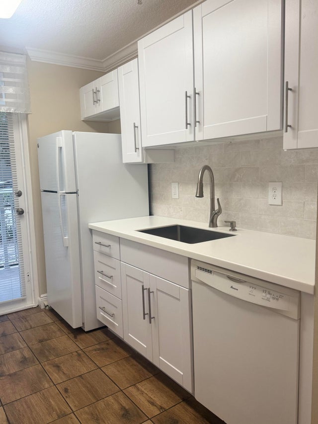 4 of 19 - 1139 Town Center Dr #11, Jupiter, FL