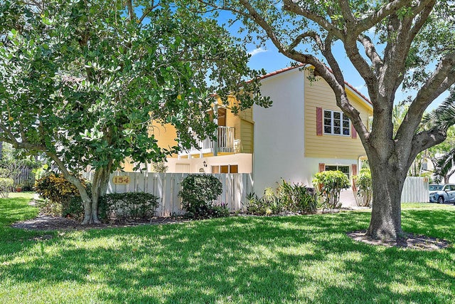 2 of 21 - 154 Seabreeze Circle, Jupiter, FL