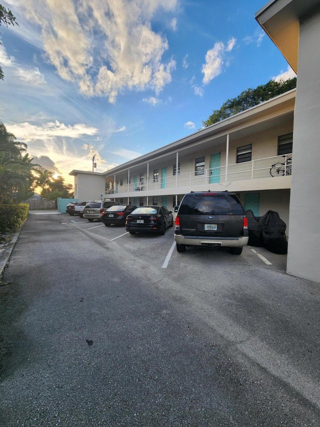 2 of 8 - 321 N K St #10, Lake Worth Beach, FL