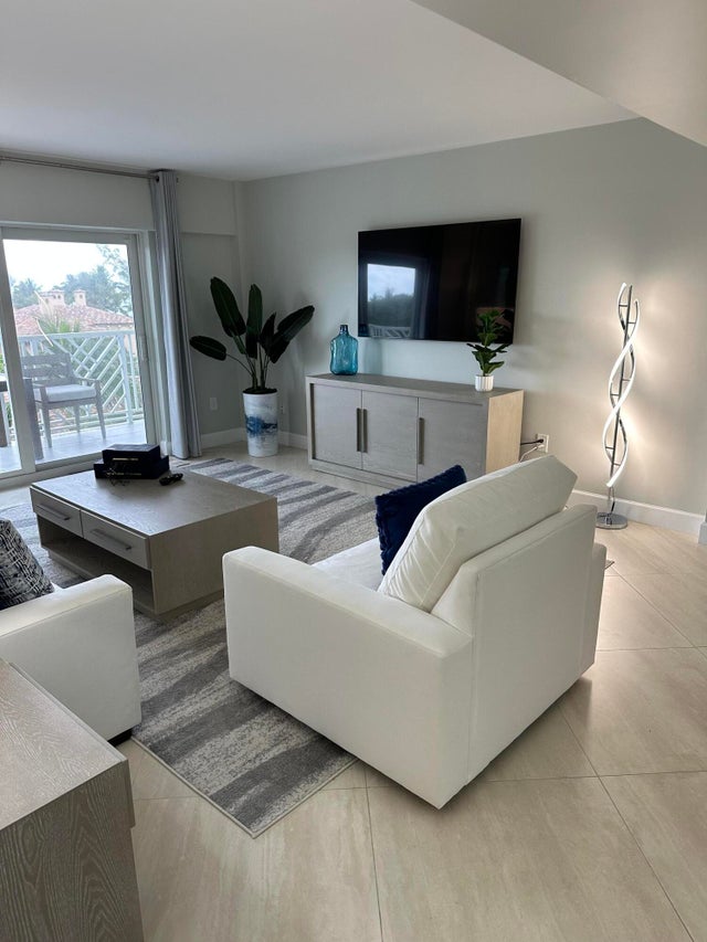 4 of 14 - 170 N Ocean Blvd #508, Palm Beach, FL