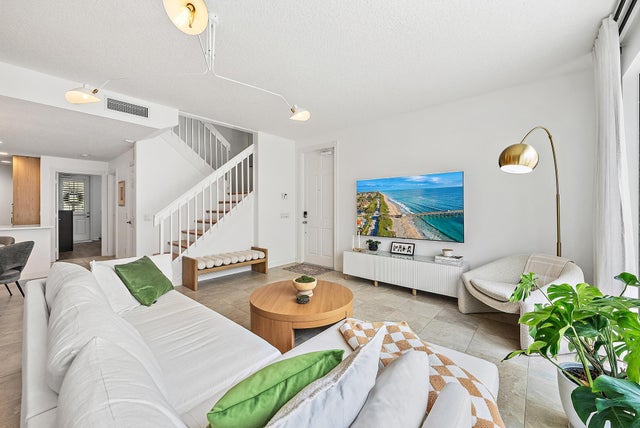 2 of 34 - 149 Caravelle Dr, Jupiter, FL