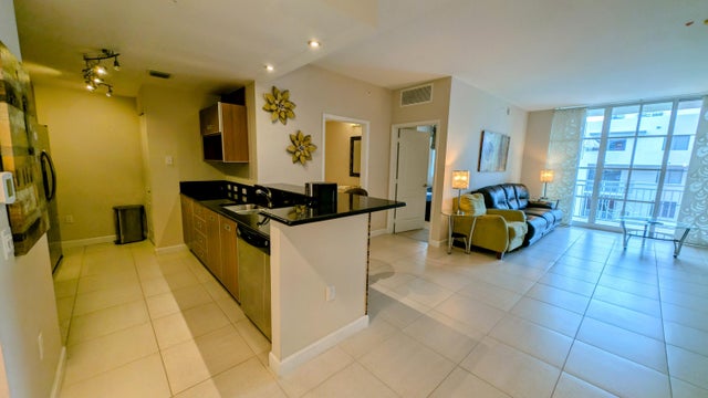 2 of 17 - 410 Evernia St #628, West Palm Beach, FL