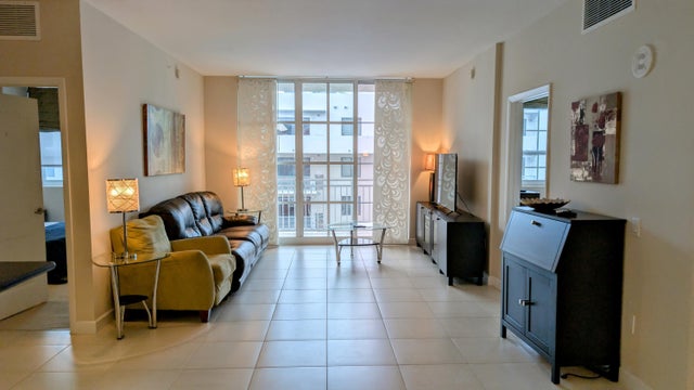 3 of 17 - 410 Evernia St #628, West Palm Beach, FL
