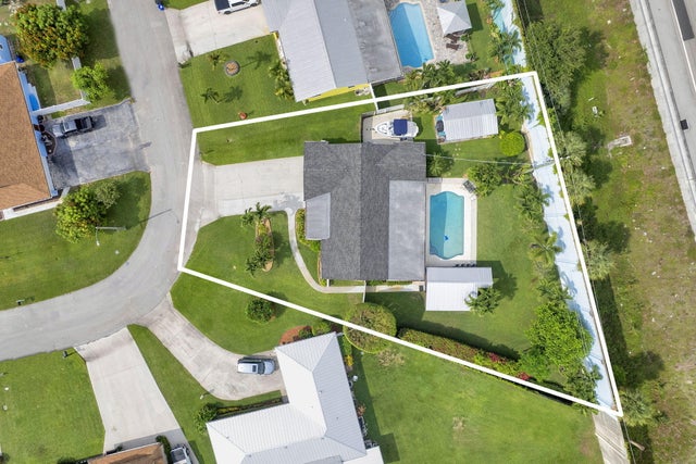 1 of 26 - 10339 Daphne Av, Palm Beach Gardens, FL