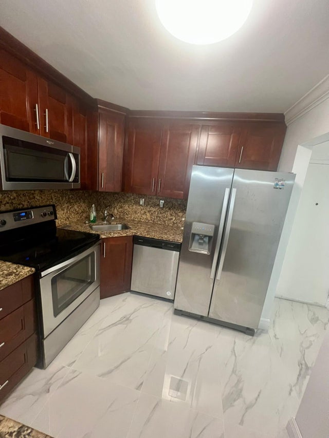4 of 13 - 9355 Sw 8th St #322, Boca Raton, FL