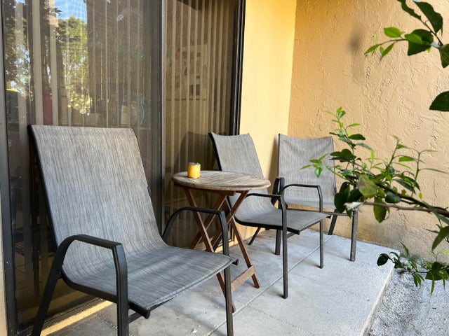 3 of 18 - 403 Lakeview Dr E, Royal Palm Beach, FL