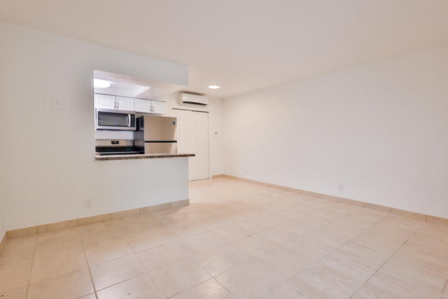 2 of 9 - 391 Se 19th Av #7, Pompano Beach, FL