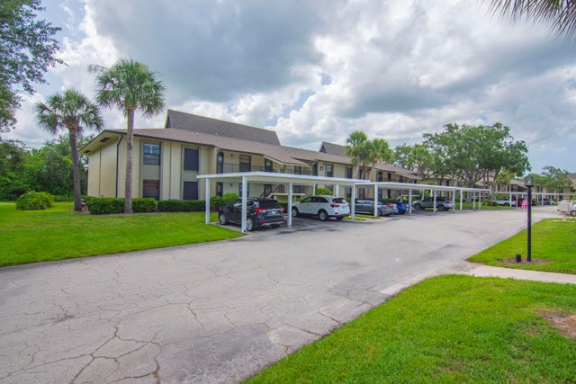 1 of 30 - 27 Plantation Dr #202, Vero Beach, FL