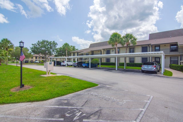 2 of 30 - 27 Plantation Dr #202, Vero Beach, FL