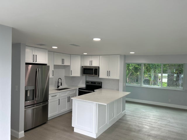 4 of 15 - 5229 45th St, West Palm Beach, FL