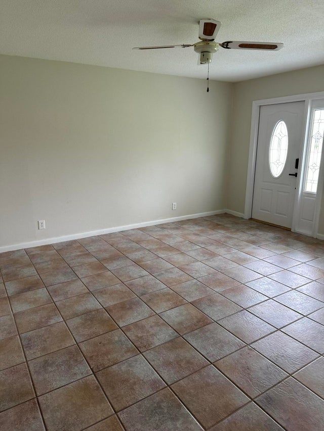 2 of 9 - 915 Anglers Wy, Jupiter, FL