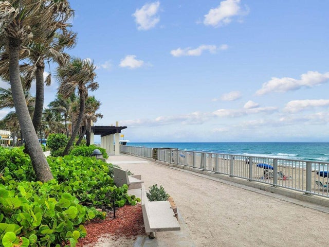 3 of 12 - 2860 S Ocean Blvd #416, Palm Beach, FL