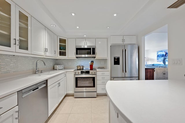5 of 12 - 2860 S Ocean Blvd #416, Palm Beach, FL