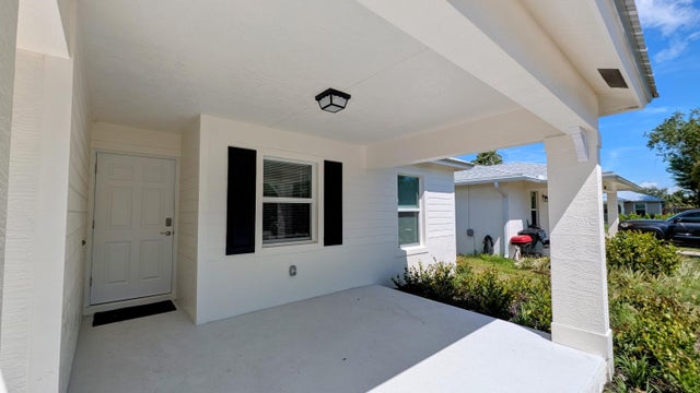 4 of 14 - 4970 Se Jack Av, Stuart, FL
