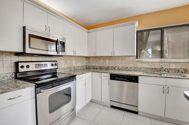 5 of 31 - 5715 Fairway Park Dr #201, Boynton Beach, FL