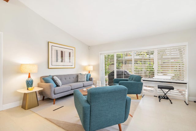 4 of 19 - 140 Greenwood Dr #main House, West Palm Beach, FL