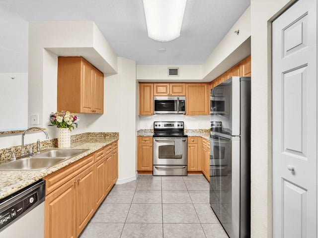 1 of 47 - 6768 Heritage Grande #7302, Boynton Beach, FL