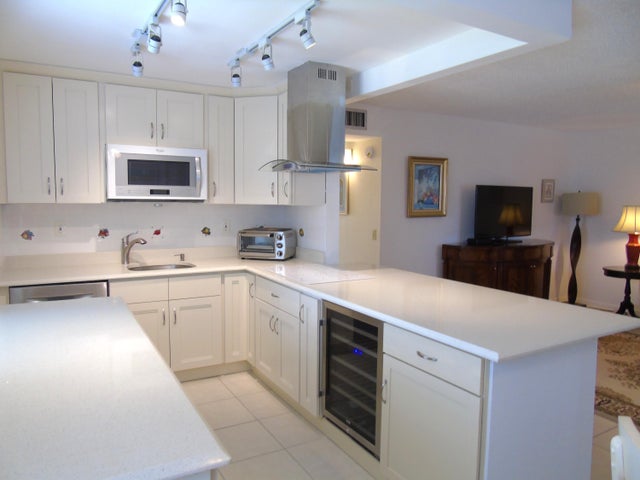 4 of 33 - 219 Normandy E, Delray Beach, FL