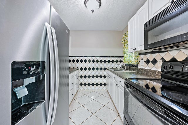 3 of 16 - 733 Hummingbird Way #10, North Palm Beach, FL