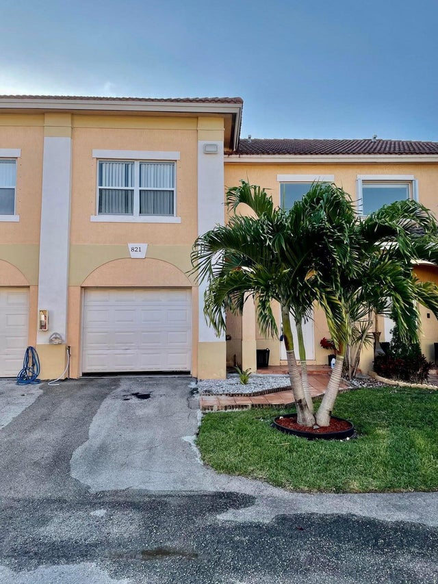 1 of 11 - 821 Talia Circle, Palm Springs, FL